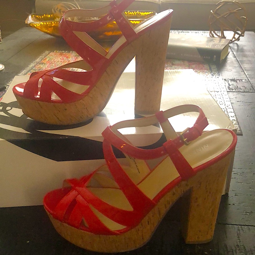 Platform sandals